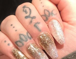 50-fabulous-ways-to-wear-glitter-nails-designs-for-2019-summer