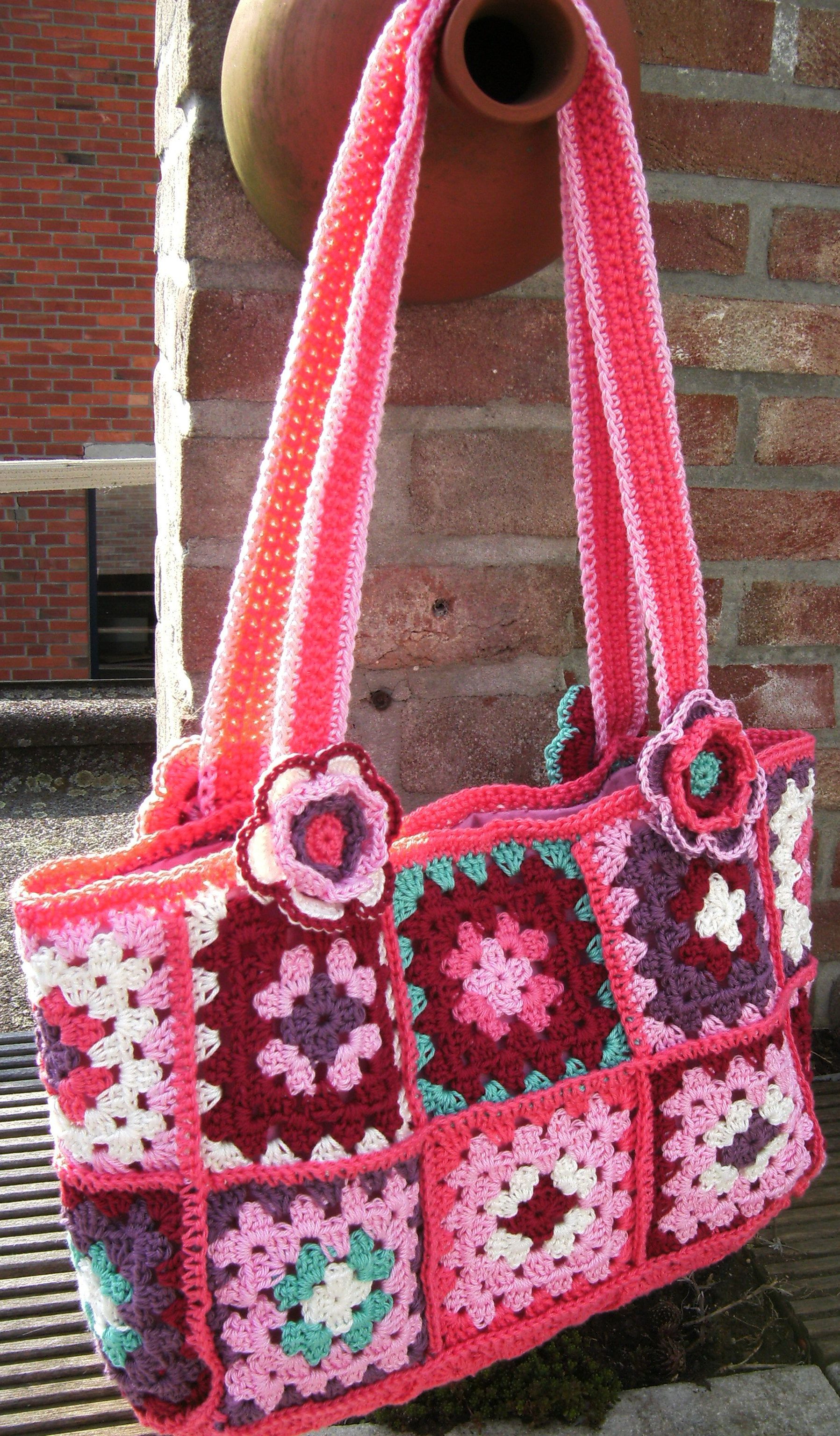 56+ Awesome Granny Square Crochet Bag Pattern Ideas - Page 2 of 56