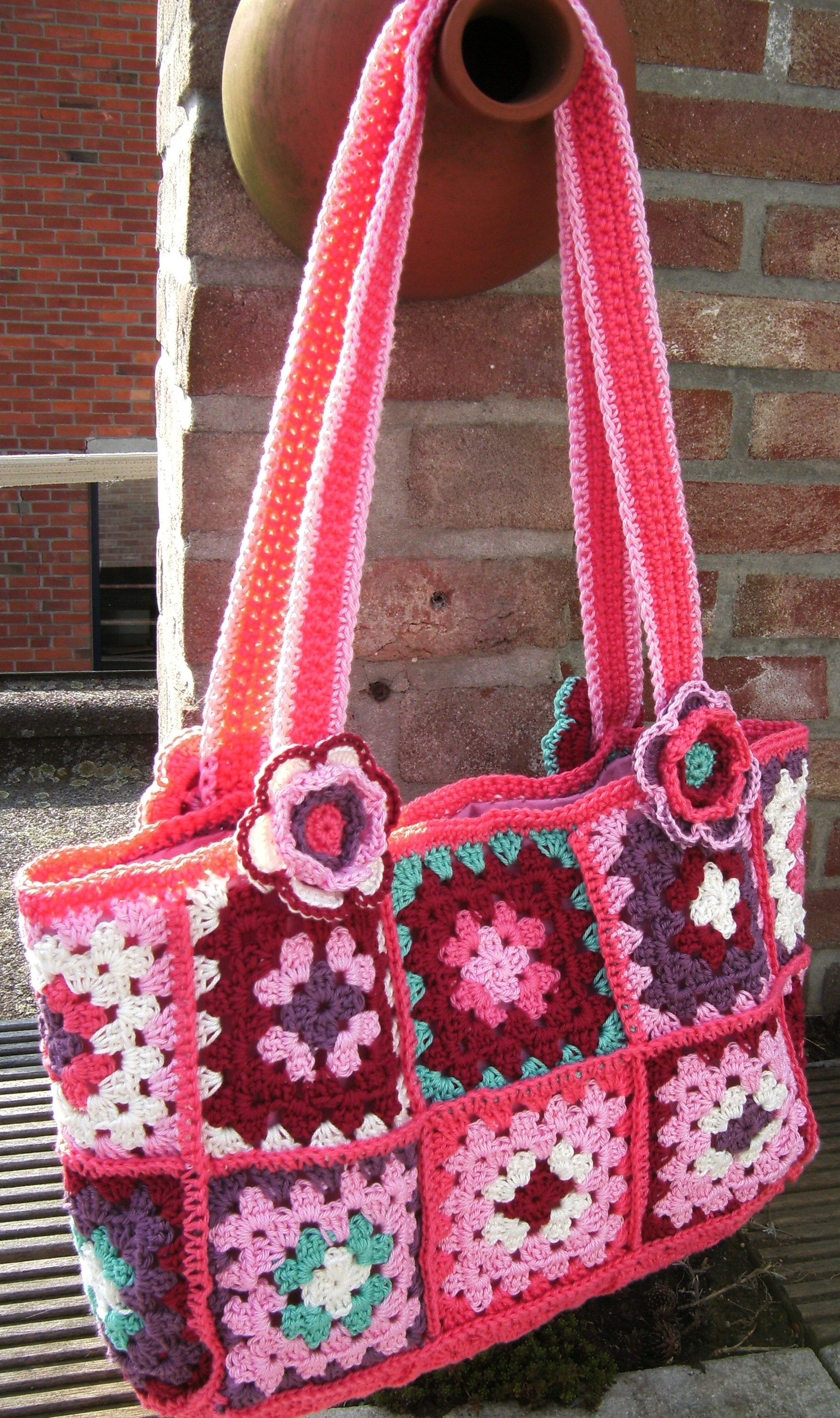 53+ Awesome and Cool Crochet Bag Pattern Design Ideas - Page 15 of 51